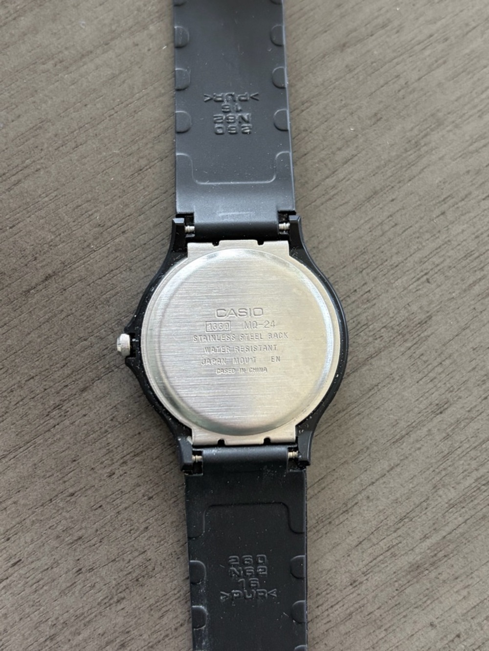 Casio Black Resin Watch with Ivory Dial with battery pack - Picture 4 of 4